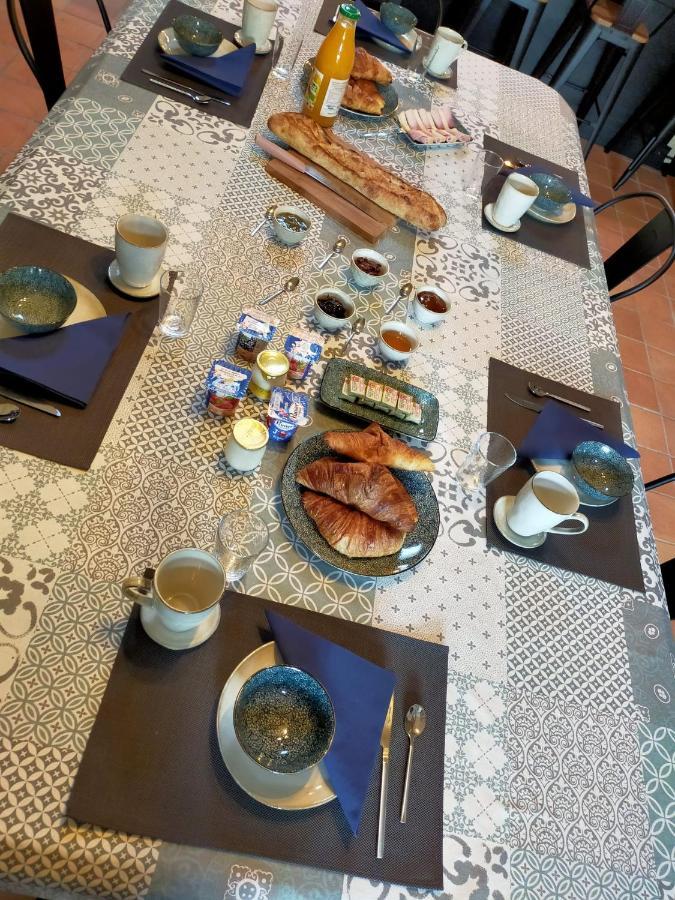 Au Clos Des Dely - Chambre D Hotes "Reference" Climatisee Mareuil  Kültér fotó